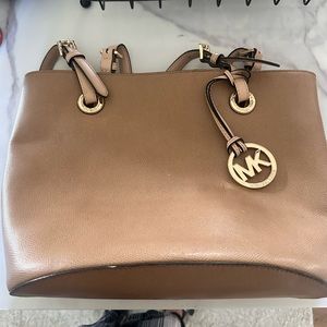 Micheal kors tote bag.